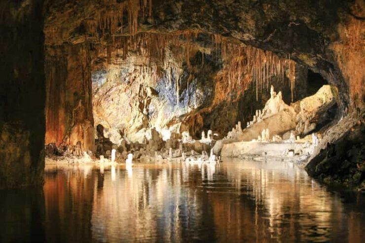 Saalfeld: Fairy Grottoes Guided Tour - Experience Highlights