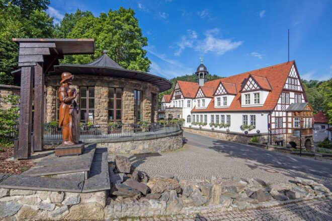 Saalfeld: Fairy Grottoes Guided Tour - Historical Context