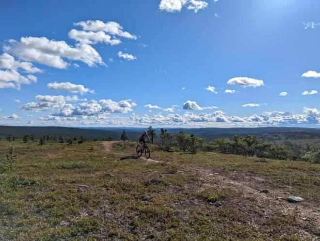 Saariselkä: Flow Trails and Rock Gardens Mountain Bike Tour - Itinerary Details