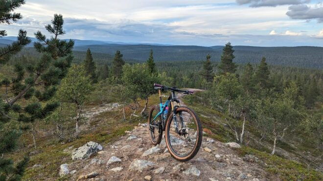 Saariselkä: Flow Trails and Rock Gardens Mountain Bike Tour - Bike Rental Options