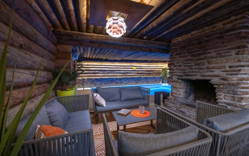 Saariselkä: Kuukkeli Saunaworld (Smoke Sauna) - Note: