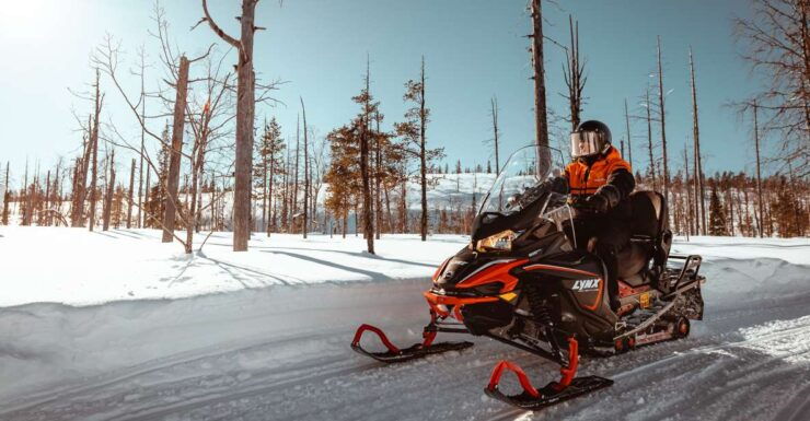 Saariselkä: Snowmobile Adventure for Adults - Experience Details