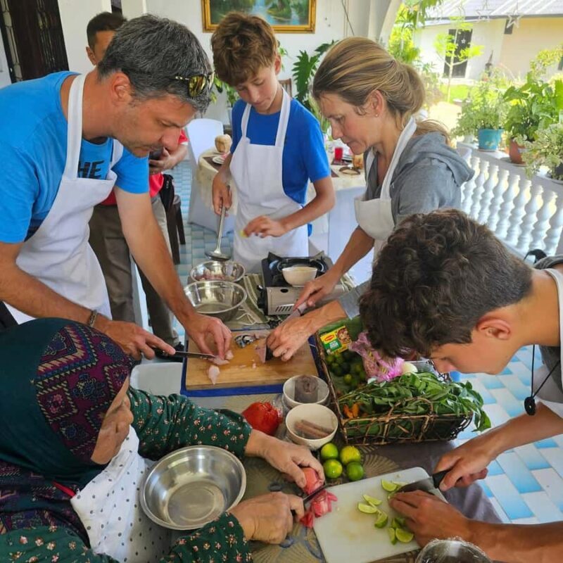 Sabah: Heritage Cooking Class with Market Tour & Transfer - FAQ