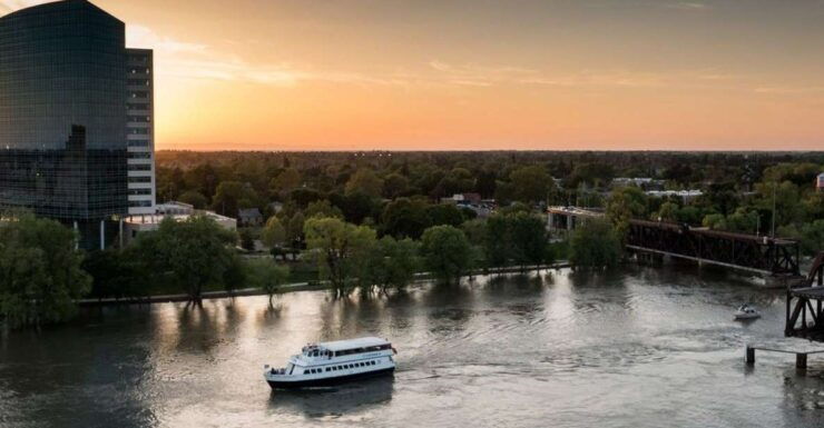 Sacramento: New Years Eve River Firework Cruise - Event Details