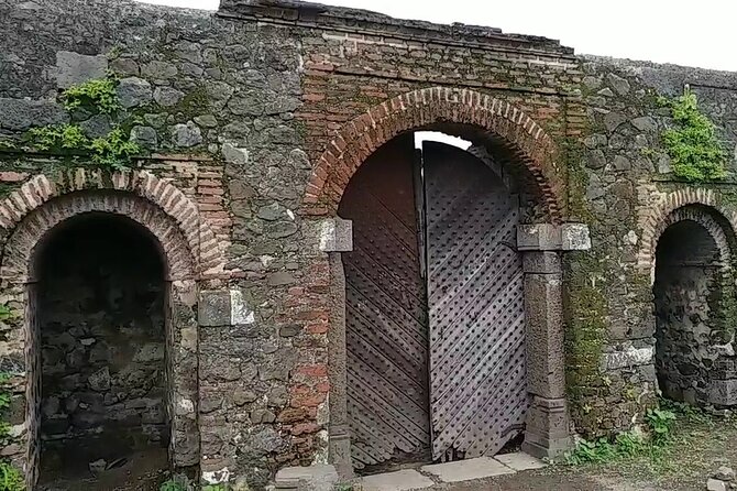 Sacred Sanctuaries: Omkareshwar & Asirgarh Fort Day Tour - Price and Booking Information