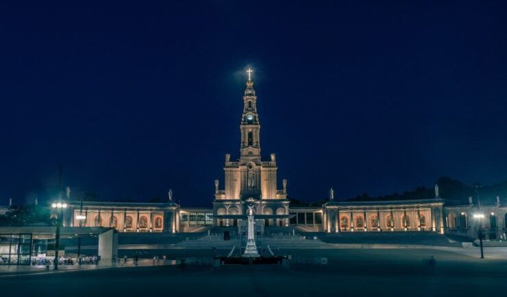 Sacred Sanctuaries & Wonders: Fátima, Nazaré & Óbidos - Itinerary Highlights