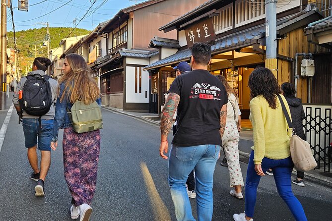 Sacred Treasure Fushimi Inari and Kiyomizu Dera Tour - Exploring the Sacred Treasures: Gates and Halls