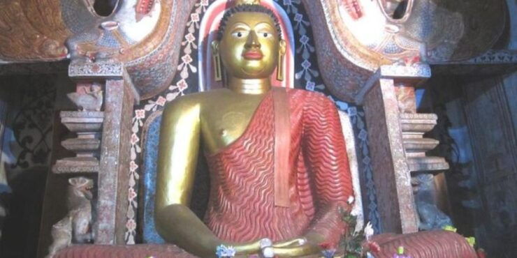 Sacred Trilogy: Explore Three Historical Temples Tour" - Temple of the Sacred Tooth Relic