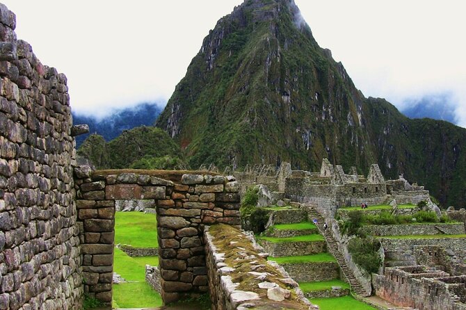 Sacred Valley and Machu Picchu 2 Day Tour With Hotel - Hotel Accommodation
