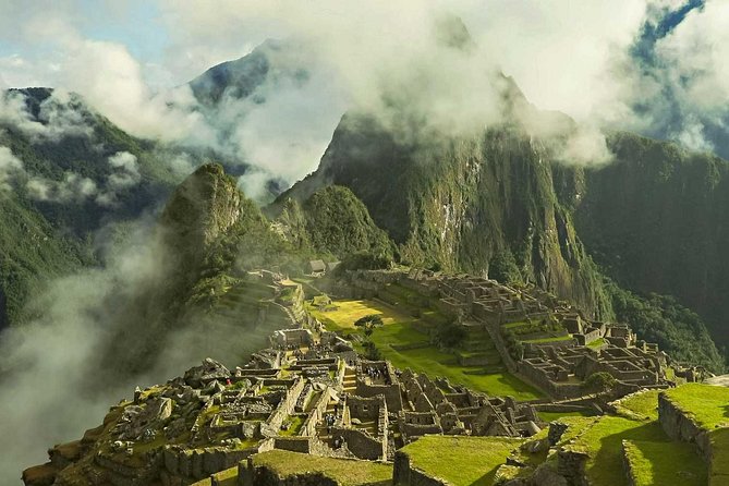 Sacred Valley Connection to Machu Picchu (2 Days) - Expert Guided Tours