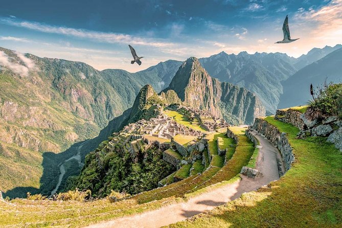 Sacred Valley Connection to Machu Picchu(2 Days) - Journey to Aguas Calientes