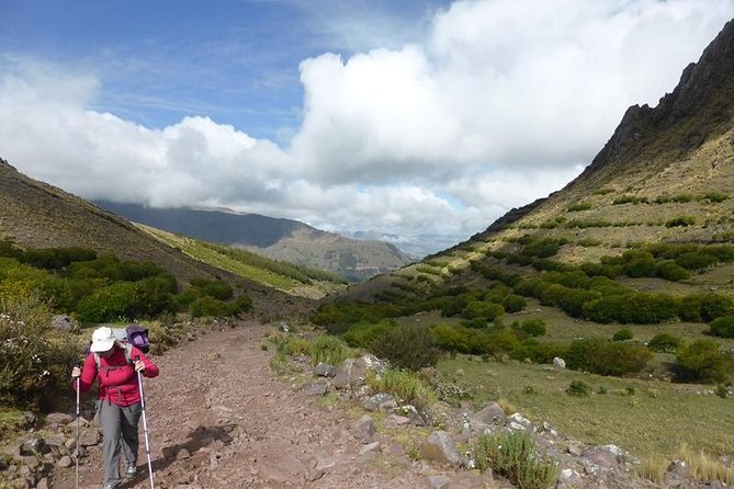 Sacred Valley Full Day Trekking Tour From Cusco - Panoramic Views of Urubamba Mountain Range