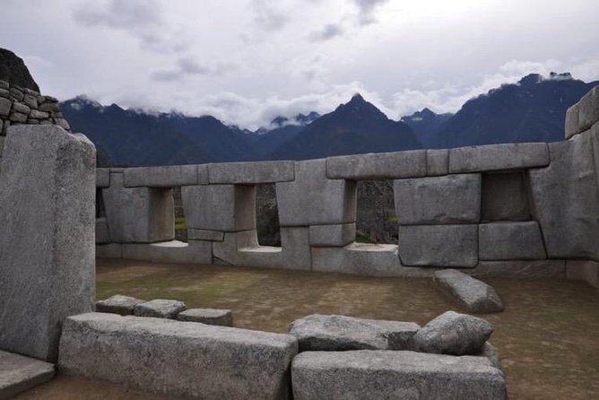 Sacred Valley & Machu Picchu Tour Private 2 Days - Private Tour Benefits