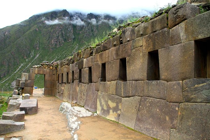 Sacred Valley of the Incas - Group Service - Background
