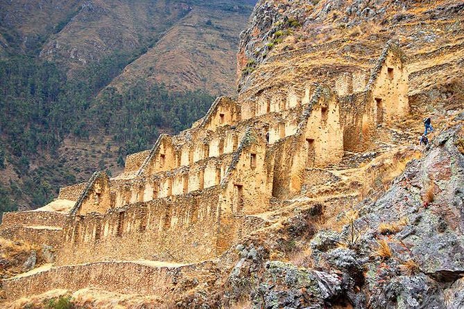 Sacred Valley Private Tour: Chinchero, Ollantaytambo and Pisaq - Exploring Ollantaytambo