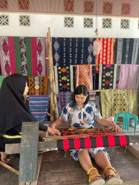 Sade Village, Kuta Lombok & South Coasts Tour - Explore Beautiful Beaches