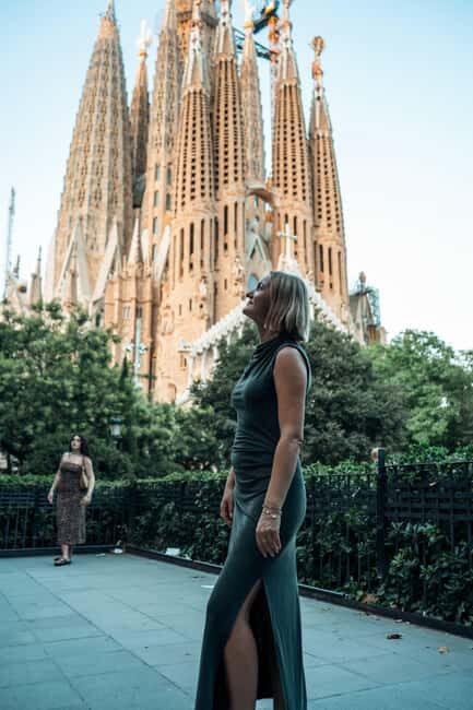 Sagrada Familia 2in1: Guided Tour + Photo/Video - In-Depth Analysis of the Itinerary