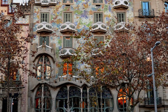 Sagrada Familia and Barcelona Highlights: Private Guided 4-Hour Driving Tour - Cancellation Policy and Reviews