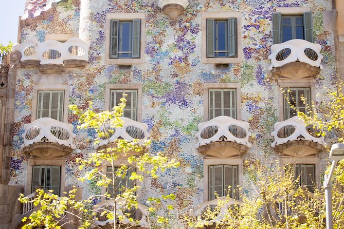 Sagrada Familia and Barcelona Highlights: Private Guided 4-Hour Driving Tour - Additional Barcelona Highlights