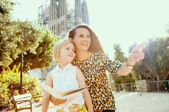 Sagrada Familia and Park Güell Adventure for Kids - Selecting Date and Travelers