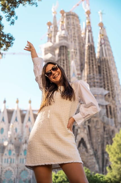 Sagrada Familia: Digital and Printed Photos - Accessibility and Group Information