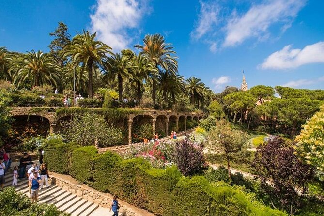 Sagrada Familia "Fast Track" Guided Tour in Barcelona - Tour Inclusions