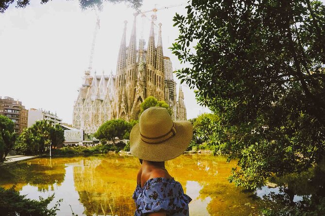 Sagrada Familia "Fast Track" Guided Tour in Barcelona - Cancellation Policy