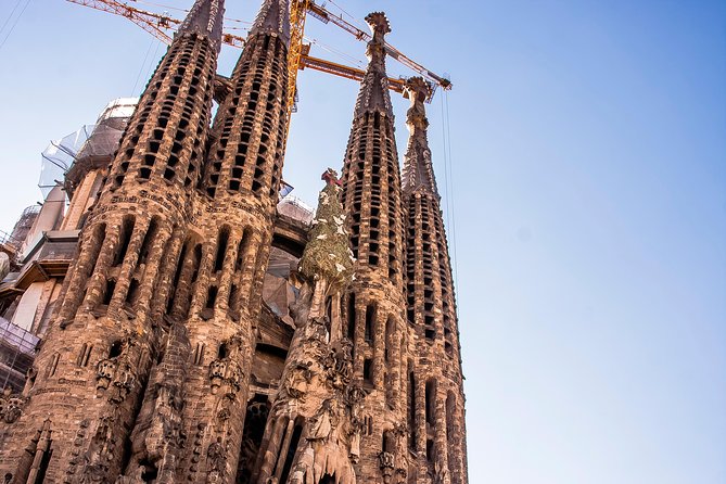 Sagrada Familia: Fast Track Guided Tour With Optional Tower - Tour Overview