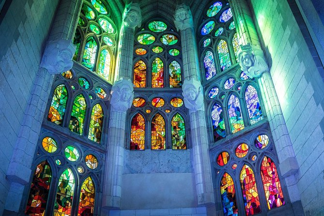 Sagrada Familia: Fast Track Guided Tour With Optional Tower - Meeting and Pickup