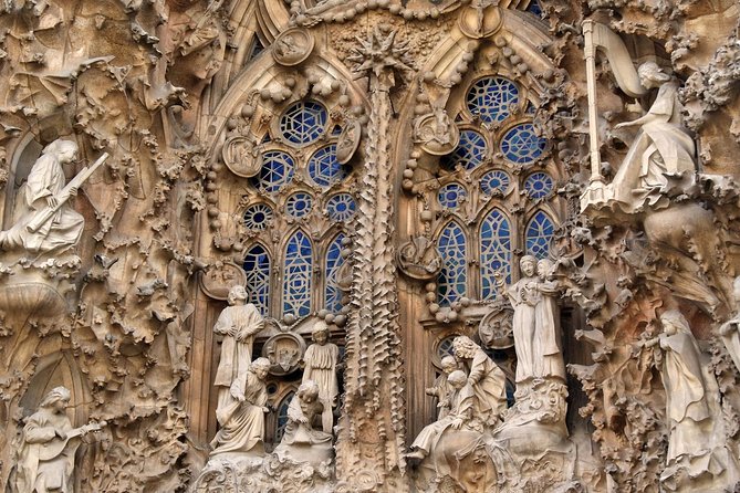 Sagrada Familia: Fast Track Guided Tour With Optional Tower - Common Questions