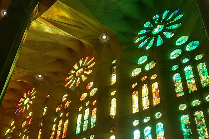 Sagrada Familia Guided Tour With Towers Access - Authenticity of Reviews
