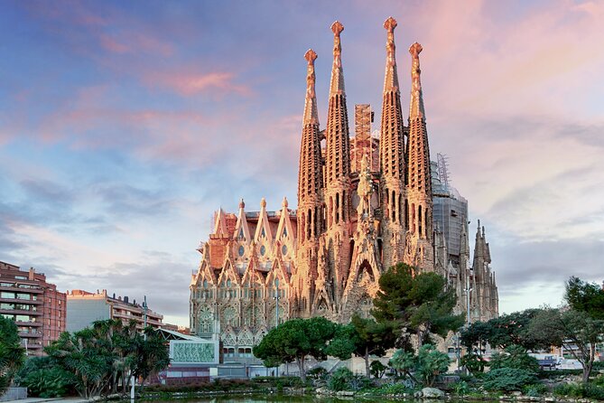 Sagrada Familia Highlights Tour With Skip the Line Tickets - Additional Information