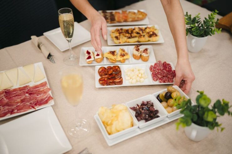 Sagrada Familia, Jamon & Tapas Tasting Experience - Experience Highlights