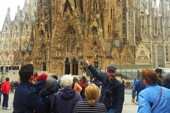 Sagrada Familia & Montserrat Small Group Tour With Hotel Pick-Up - Suggestions for Improving the Tour Experience