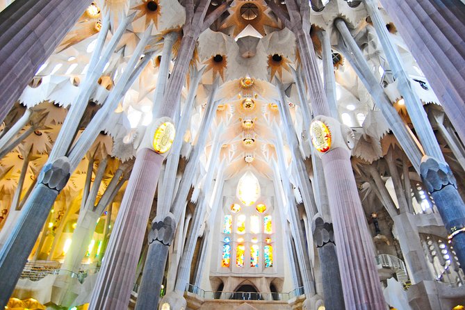 Sagrada Familia Private Guided Tour With Skip the Line Tickets - Meeting and Pickup