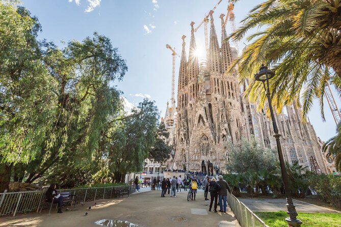 Sagrada Familia Small Group Guided Tour - Common Questions
