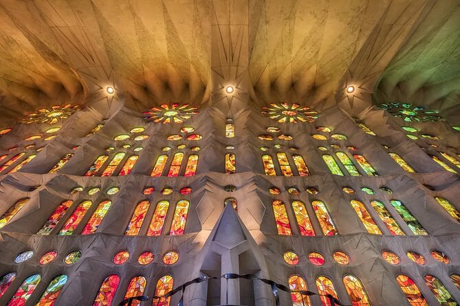 Sagrada Familia Small-Group Tour With Priority Access & Guide - Directions to Meeting Point