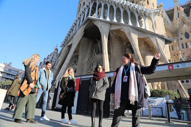 Sagrada Familia Small-Group Tour With Priority Access & Guide - Tips for a Great Experience
