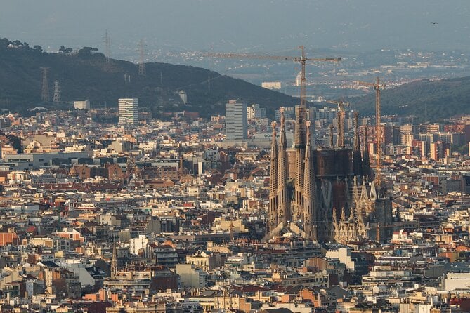 Sagrada Familia Small Group Tour With Skip the Line Ticket - Tour Details