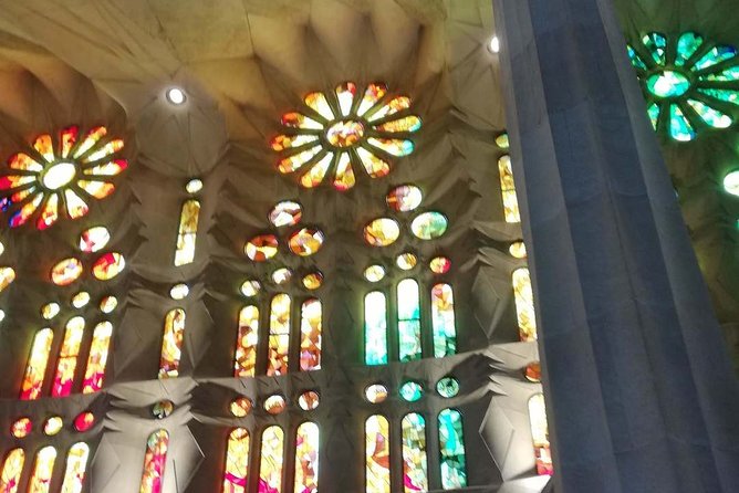 Sagrada Familia Small Group Tour With Skip the Line Ticket - Convenient Location