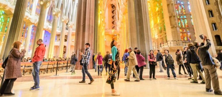 Sagrada Familia With Official Guide & Fast-Track Entry - Itinerary and Meeting Points