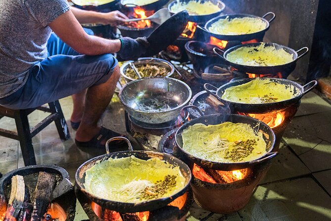 Saigon Evening Street Food Tour With a Real Foodie - Exploring Saigons Vibrant Food Scene