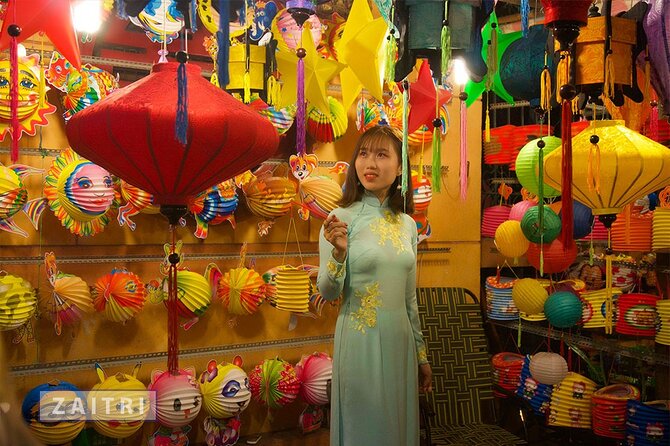 Saigon Evening Street Food Tour With a Real Foodie - Indulging in Local Coffee Culture