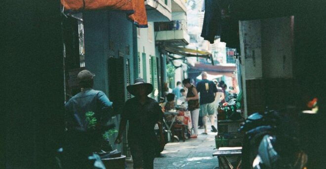 Saigon: Hidden Gems and Coffee With Local Student - Explore Local Markets and Alleys