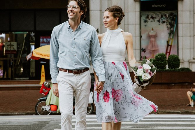 Saigon Iconic Phototour for Pre-Wedding/Couple/Group - Weather-Dependent Experience and Alternatives