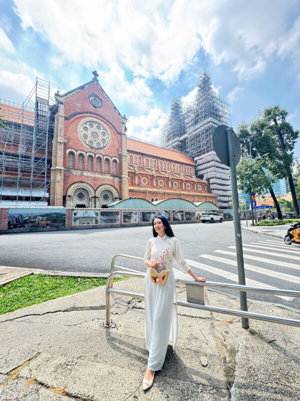 Saigon Instagram Half-day Tour with Iconic of Ho Chi Minh City - Independence Palace and the city’s political past