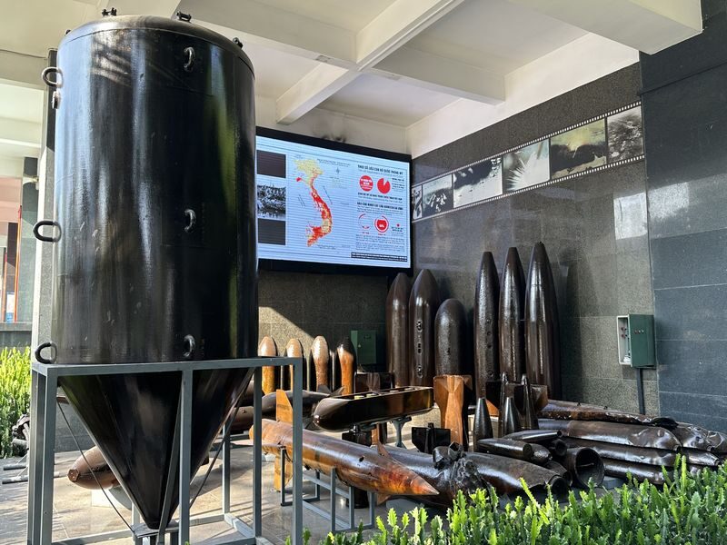 Saigon Instagram Half-day Tour with Iconic of Ho Chi Minh City - War Remnants Museum: important, and emotionally heavy