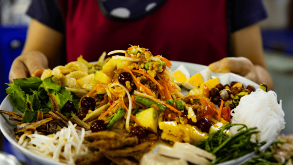 Saigon: Motorbike Street Food Tour - Tips for Travelers