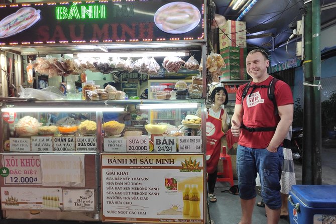Saigon Night Street Food Tour (Bike The Night) - Local Street Food Vendors