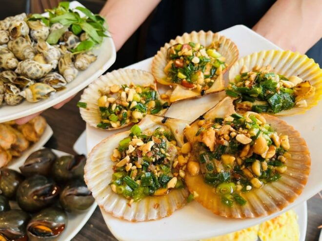Saigon Seafood & Craft Brews on Walking or Scooter - Itinerary Details